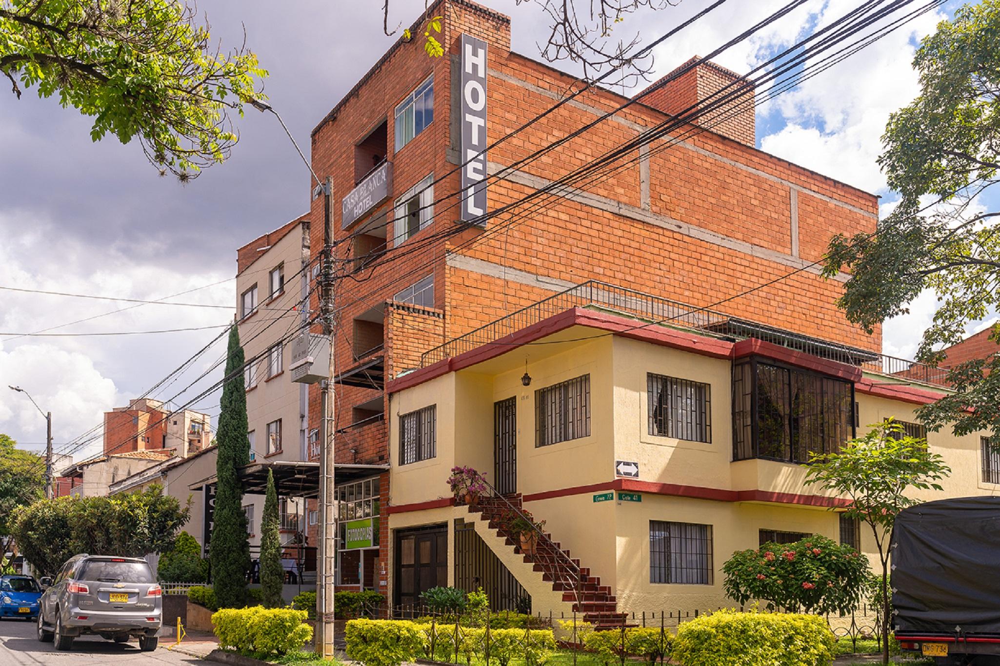 Ayenda Casa Blanca Laureles Hotel Medellin Exterior photo